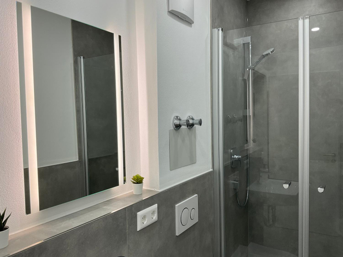 Bathroom 2, Deluxe Apartments Messe Flughafen, Esslingen