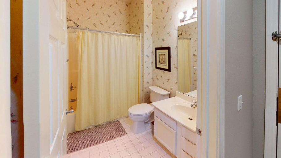 Interior 2, River Creek 2 Unit 2002, Brunswick