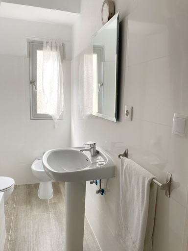 Bathroom 5, Hostal Paco Marbella, Málaga