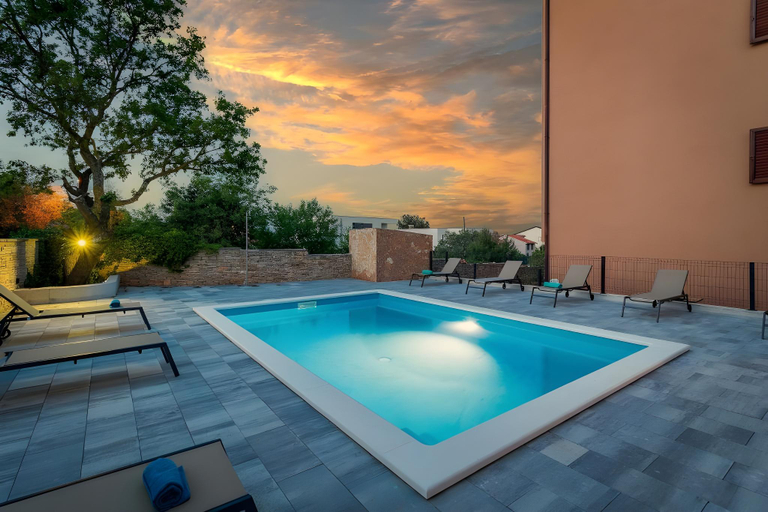 Sport & Beauty 2, Cesare Apartment with Swimming Pool and Sea View, Ližnjan