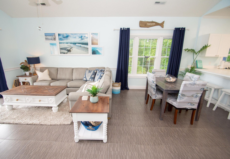 Interior 2, River Walk 304, Horry