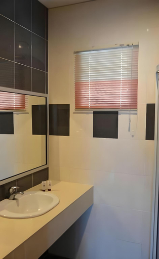 Bathroom 5, Iris House Resort & Apartment Cameron Highlands, Cameron Highlands