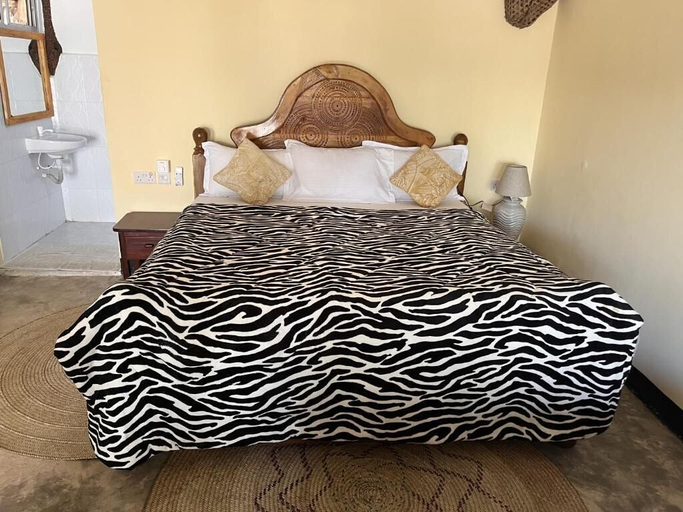 Bedroom 2, Ushongo beach bandas, Pangani