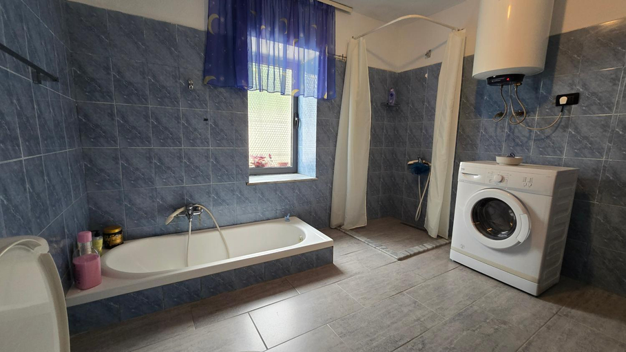 Bathroom 3, Eni's Villa, 2km from Vain Beach, Lezhës