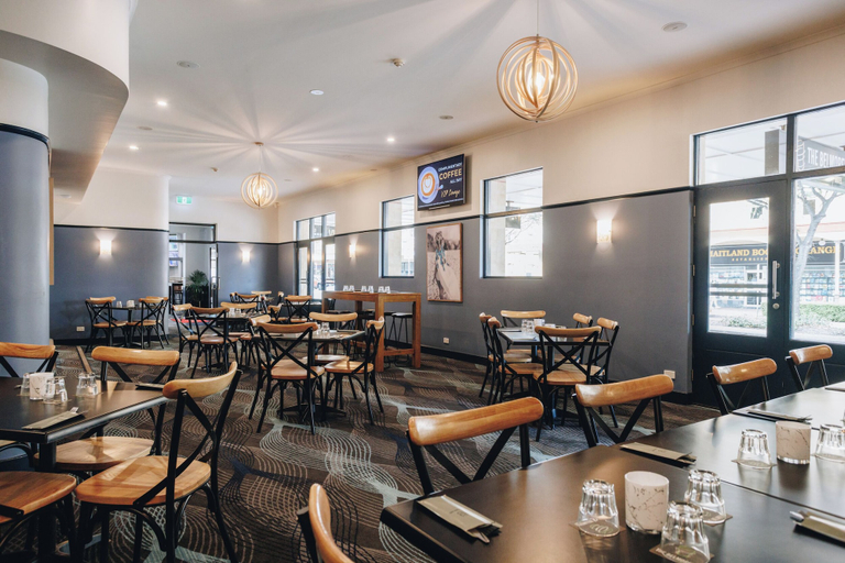 Food & Drinks 4, Belmore Hotel, Maitland