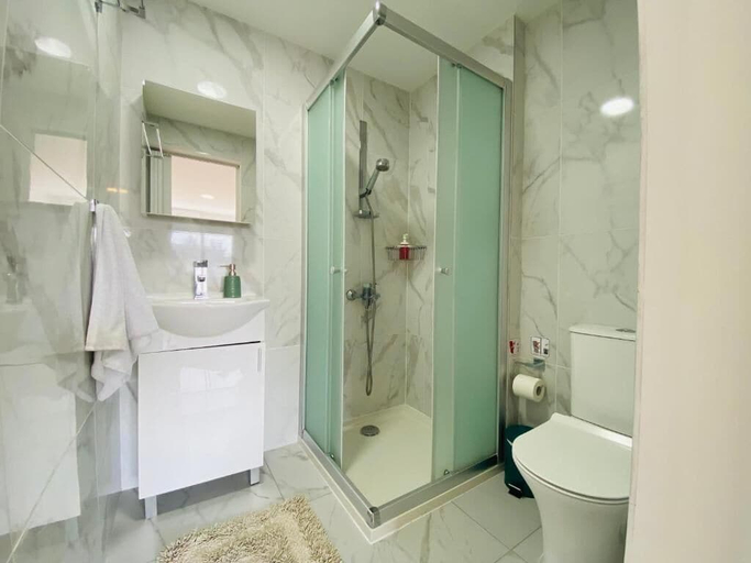 Bathroom, Pink Flamingo 1-BR Apartment in Larnaca, Larnaca