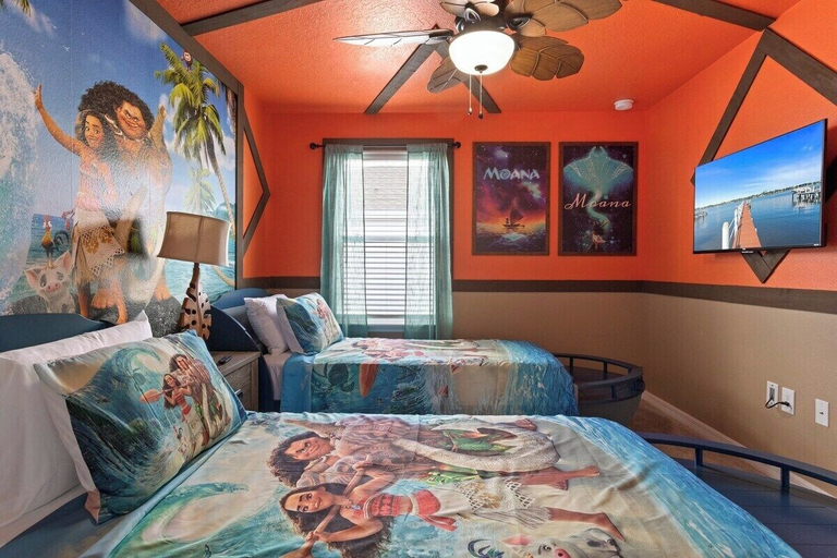 Interior 2, Ultimate Windsor Island 7BR Pool spa Game Room, Polk
