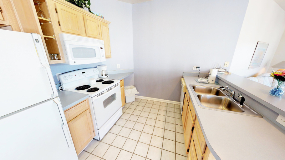 Interior 2, River Creek 2 Unit 1006, Brunswick