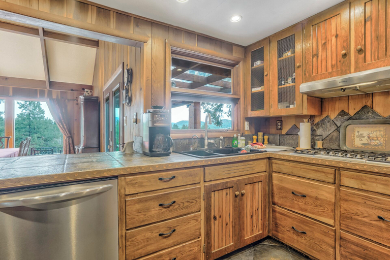 Interior 4, 256 Sioux Trail, Teller