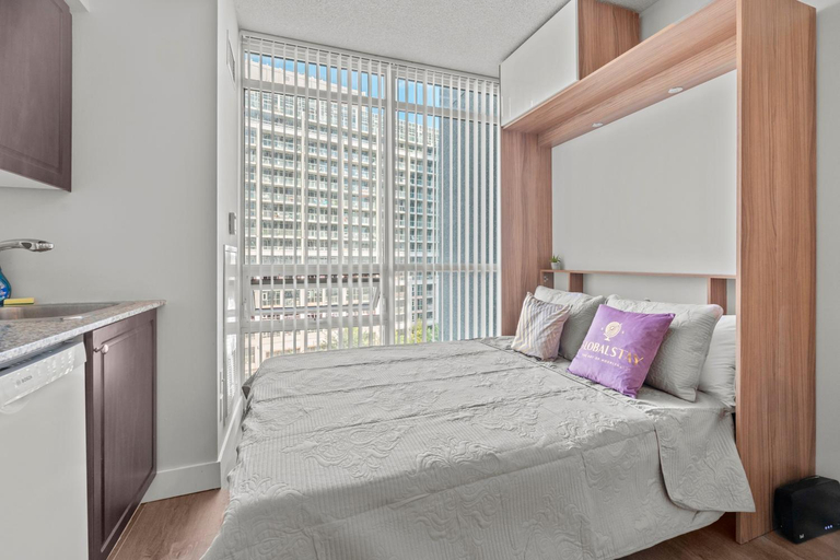 Bedroom 3, Fort York Suites Toronto, Toronto