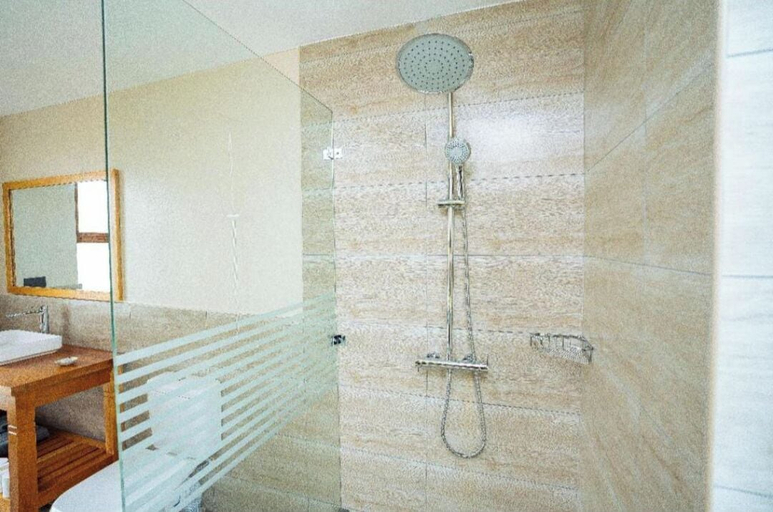 Bathroom 2, Inchorroi Cottages, Kajiado West