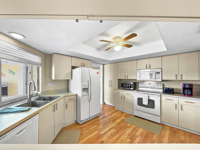 Interior 2, Villa Coral Bay, Lee