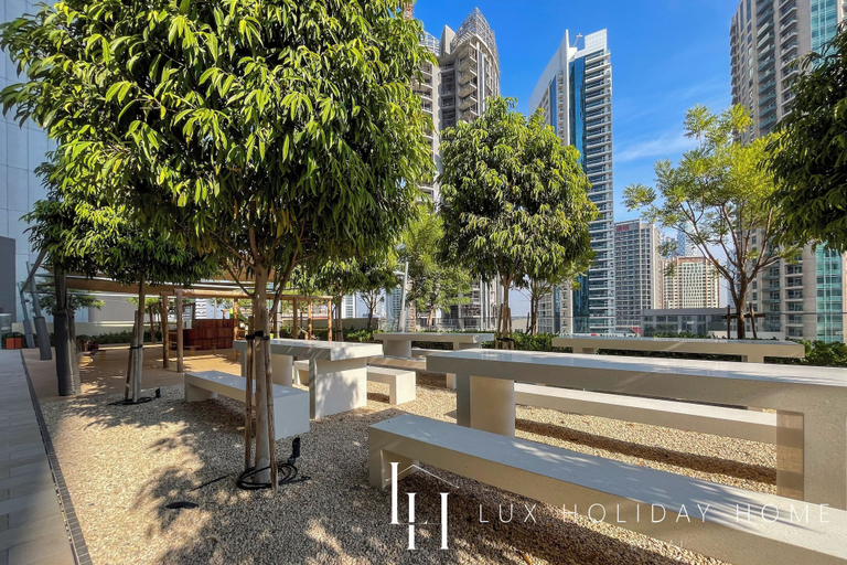 Outdoor dining 3, LUX | 47th Floor | Panoramic View | 2BR | Downtown, Dubai