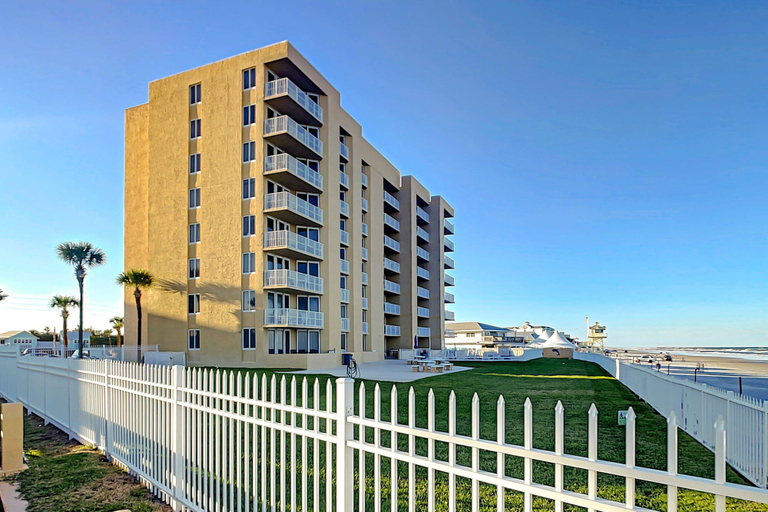 Interior 2, Oceania Beach Club 204, Volusia