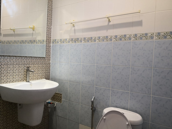 Bathroom 4, Laksana Boutique Hotel, Nang Rong