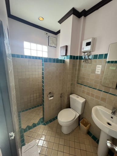 Bathroom 2, Pha Thai House, Muang Chiang Mai