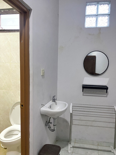Bathroom 3, LieFly Prambanan Villa, Sleman
