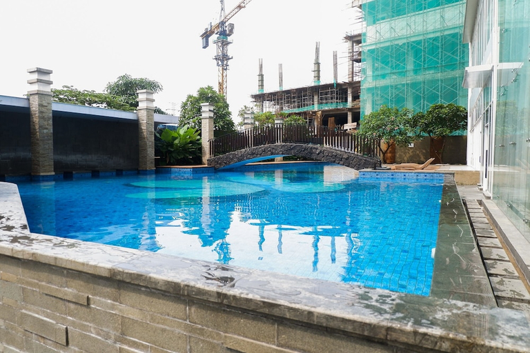 Pool, Tidy And Spacious 2Br At Grand Sungkono Lagoon Apartment, Surabaya