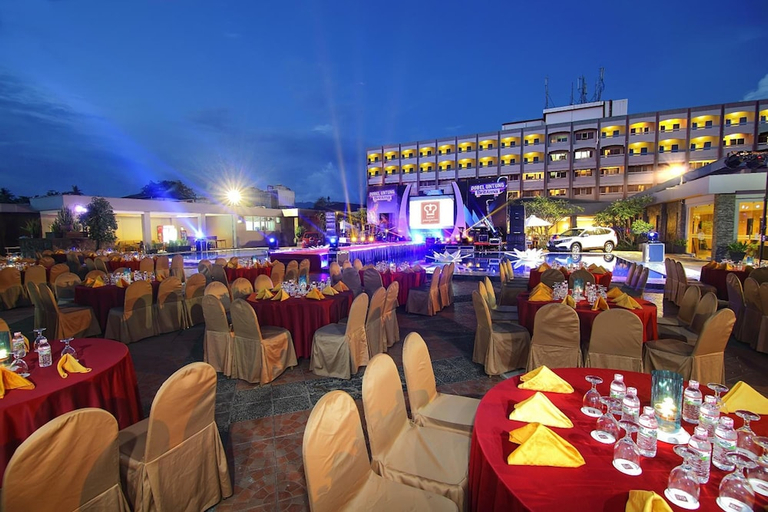 Food & Drinks 5, Hotel Pangeran Beach, Padang