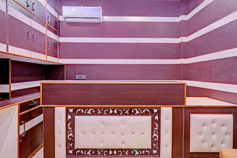 Others 5, Riddhi Palace, Lucknow