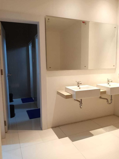Bathroom 3, Arawa Traveller's Inn Makassar - Hostel, Makassar