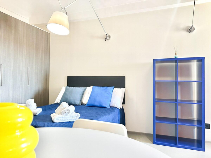 Bedroom 4, [Torino - Porta Susa] Artistic design Apartment, Torino