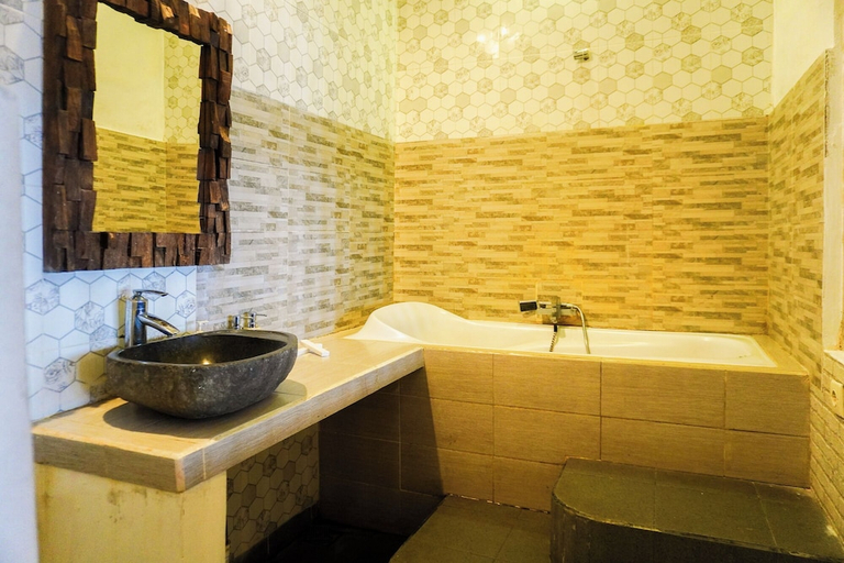 Bathroom 3, The Kayuan, Bangli