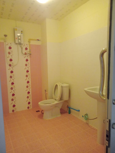 Bathroom, Budsarakam Place Hotel, Muang Chanthaburi