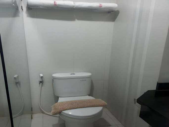 Bathroom 2, Victory Hotel Cirebon, Cirebon