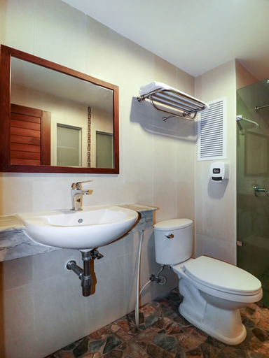 Bathroom 4, Collection O JA Siam City, Pattaya