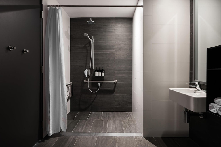 Bathroom 4, Alex Hotel, Perth