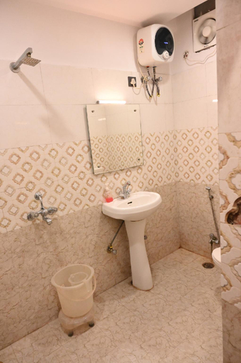 Bathroom, Riddhi Palace, Lucknow