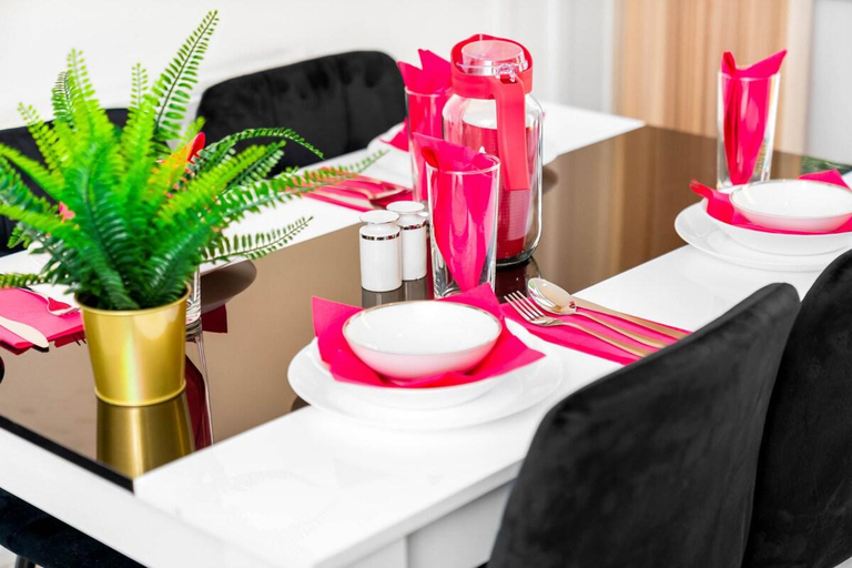 Food & Drinks 4, Luxury New House with free Parking, Birmingham