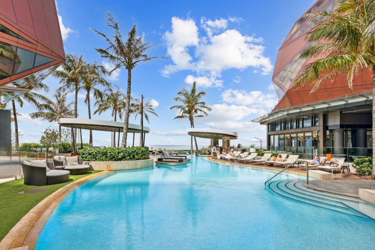 Swimming pool 5, Luxury Beachfront 1-Bed Apartment with Pool & Gym, Gold Coast