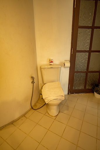 Bathroom 4, Home16 Hostel 16, Khlong Toey