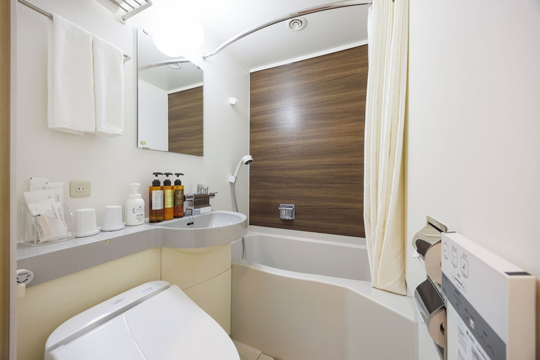 Bathroom 5, Hotel Sardonyx Ueno, Taitō