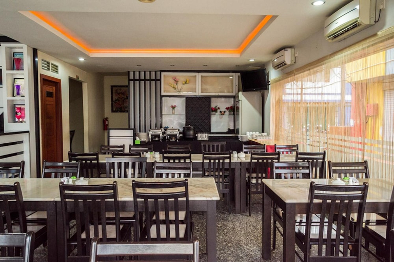 Food & Drinks 4, Hotel Golden Gate, Batam