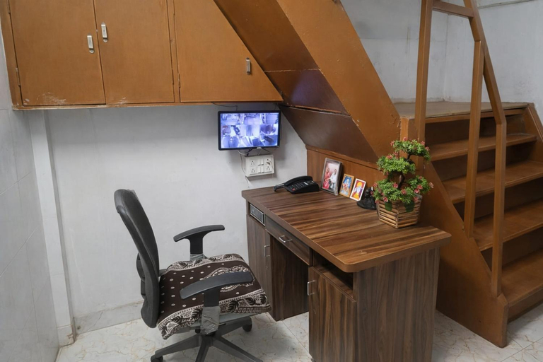 Others 5, Patel's Guest House, Surat