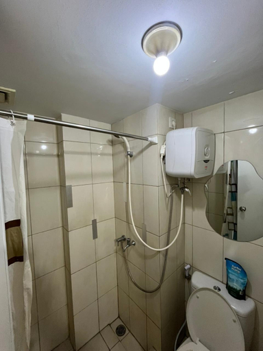 Bathroom, SpringLake Summarecon by Arka Rooms, Bekasi