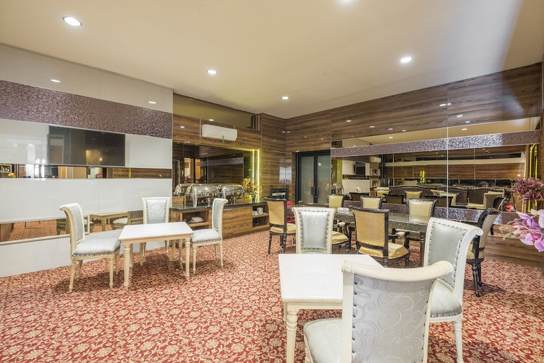 Food & Drinks 5, Collection O 637 Yasmin Hotel, Makassar