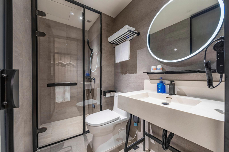 Bathroom 4, Hanting Hotel (Shanghai Caohejing, Hongmei Road), Shanghai