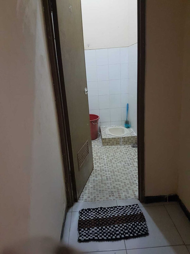 Bathroom 3, Selaraskost Syariah Jombang, Jombang
