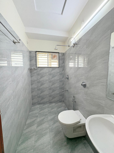 Bathroom 3, Sunshine Suites-Premium, Bangalore