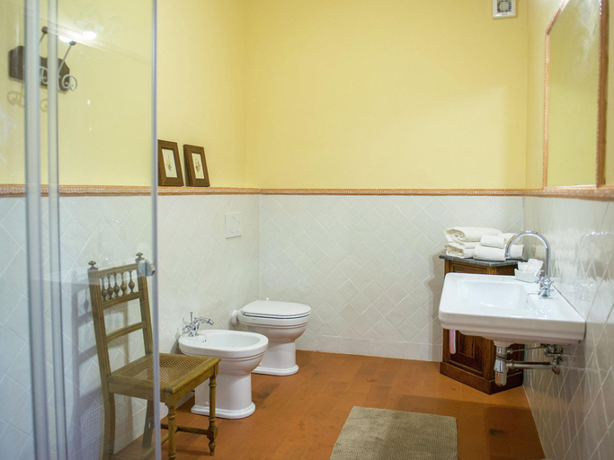 Bathroom 3, Magnificent Villa in San Casciano dei Bagni with Garden, Siena