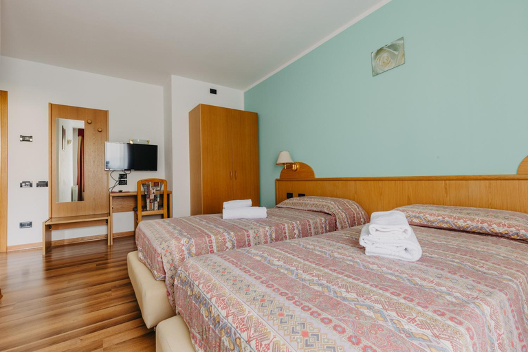 Bedroom 4, Hotel Spera, Trento
