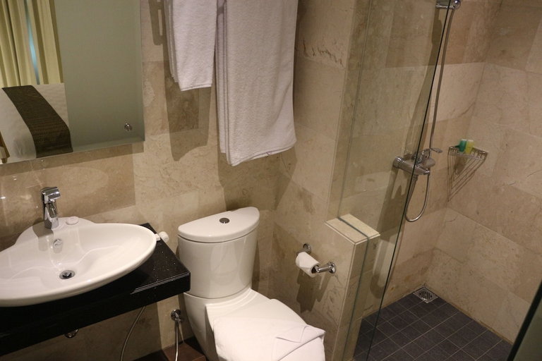 Bathroom 3, Premium Legian Hotel, Badung