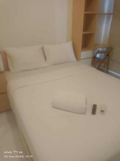 Bedroom, Studio Basic at Tokyo Riverside PIK 2 By Travelio, Tangerang