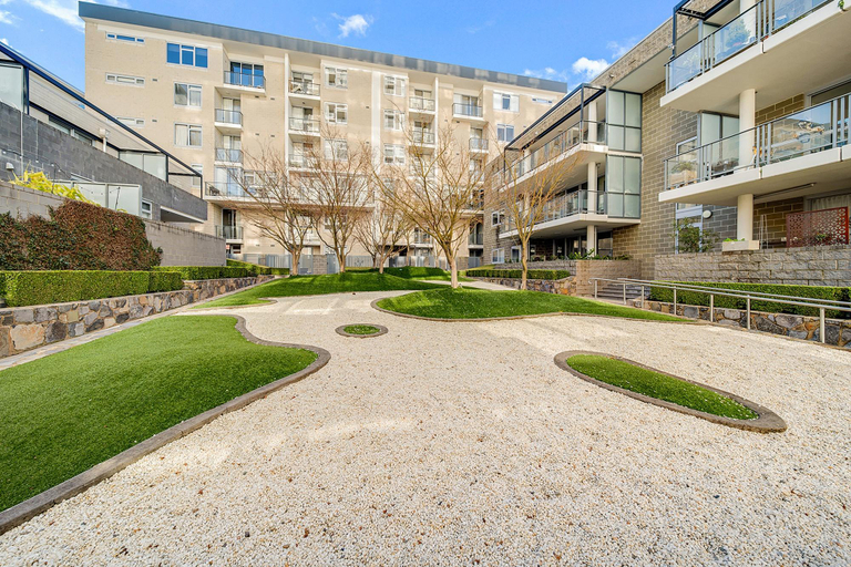 Exterior view 3, Spacious Apartment With Gym & Pool Access, Canberra