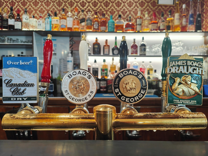 Food & Drinks 5, Centennial Inn on Bathurst, Launceston - Pt B