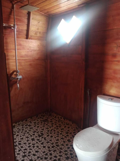 Bathroom 5, Astradana Hotel & Restaurant, Bangli